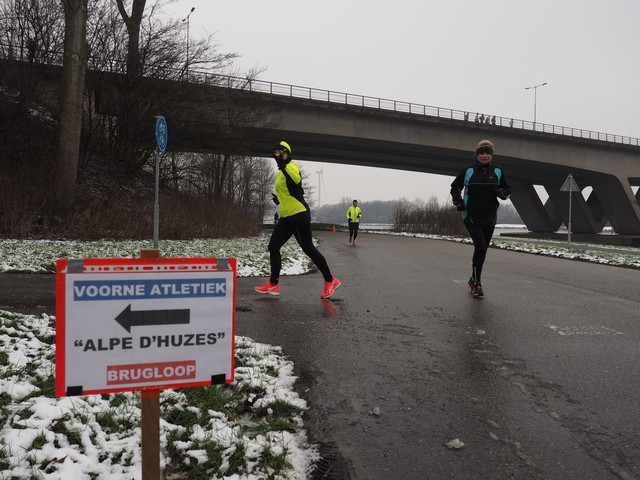 P2120086 Alpe d'Huzes Brielse brugloop 12-2-2017