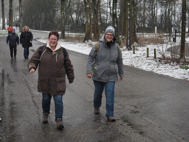 P2120108 Alpe d'Huzes Brielse brugloop 12-2-2017