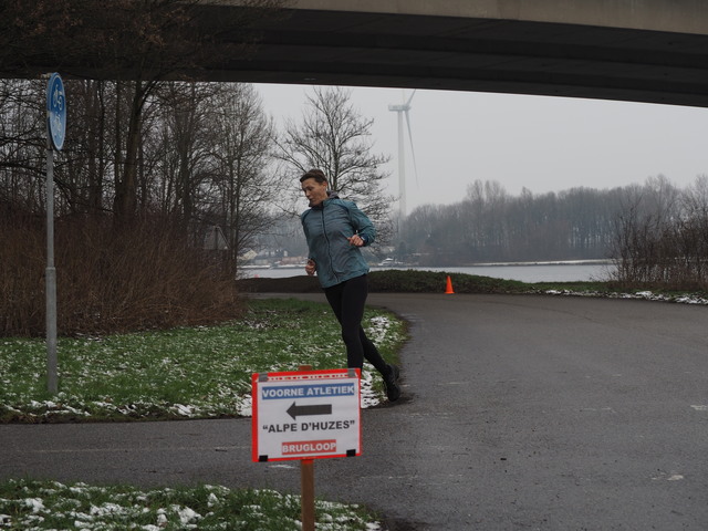 P2120234 Alpe d'Huzes Brielse brugloop 12-2-2017