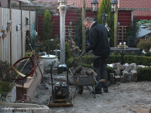 Tuin - Karwei afmaken 14-02-17 (02) Gazon en de voorbereidingen 09+10+13+14-02-17