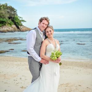 Zoey and Philip married in Thailand Picture Box