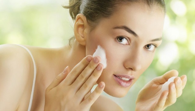 Wrinkle Contour http://www.greathealthreview.com/wrinkle-couture-age-defying-cream/
