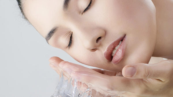 201509-omag-water-skincare-949x534 dermabellix