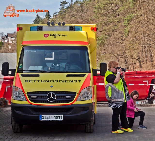 Aktion -Rettungsgasse bilden--69 Aktion "Rettungsgasse bilden" powered by STEINER Transporte, Siegen und www.nadelzauberdeluxe.de