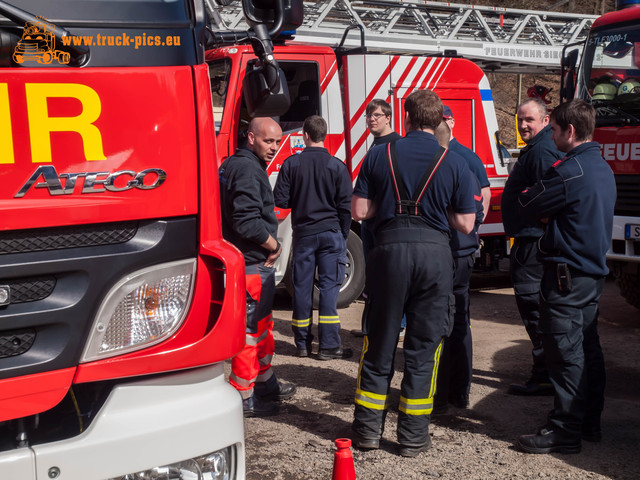 Aktion -Rettungsgasse bilden--80 Aktion "Rettungsgasse bilden" powered by STEINER Transporte, Siegen und www.nadelzauberdeluxe.de