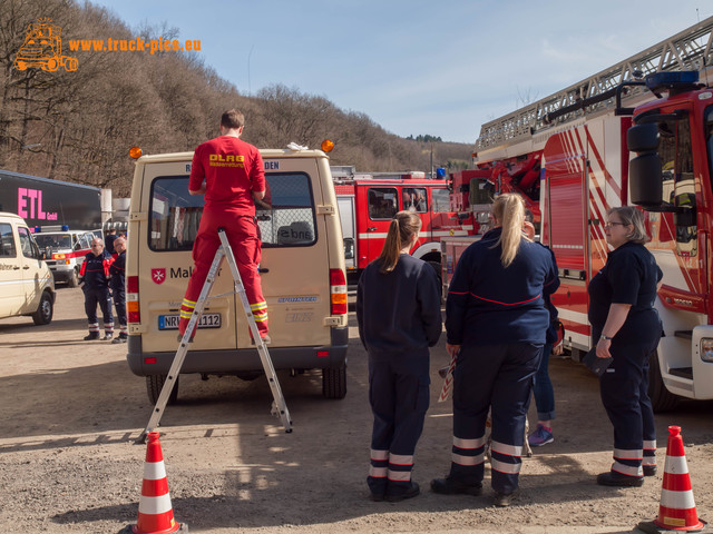 Aktion -Rettungsgasse bilden--102 Aktion "Rettungsgasse bilden" powered by STEINER Transporte, Siegen und www.nadelzauberdeluxe.de