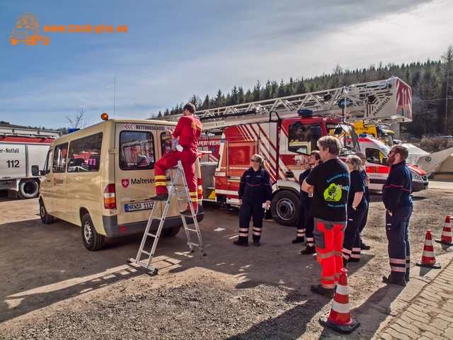 Aktion -Rettungsgasse bilden--103 Aktion "Rettungsgasse bilden" powered by STEINER Transporte, Siegen und www.nadelzauberdeluxe.de