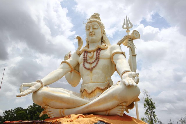 Lord-Shiva-Statue VASHIKARAN SPECIALIST ASTROLOGER +91-9587549251