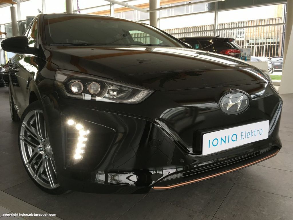 18422150 10154273533742493 4435351324729565716 o - Hyundai Ioniq Electric