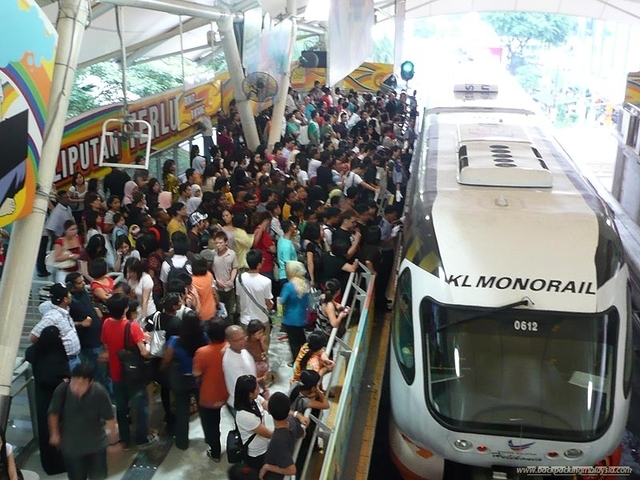 kl-monorail-bukit-bintang-rush-hour  large Malaysia