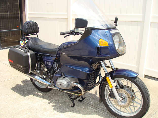 6172801 '83 R80RT Dk Blue (18) 6172801 '83 BMW R80RT, Dark Blue. 49,600 Miles. Koni rear shocks, BMW Saddlebags, Reynolds Tour Rest. Fresh 10K Service, New Tires & Battery, plus much more!