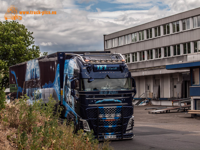 IFL Volvo, Night Fighter-20 Der VOLVO "Night Fighter" der Firma IFL in KÃ¶ln powered by www.truck-pics.eu