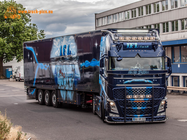 IFL Volvo, Night Fighter-24 Der VOLVO "Night Fighter" der Firma IFL in KÃ¶ln powered by www.truck-pics.eu