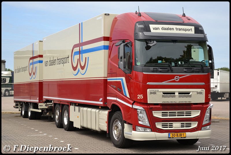 30-BJB-1 Volvo FH4 van Daalen-BorderMaker - 2017