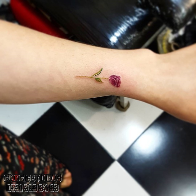 rose flowers tattoo dovmeneredeyapilir dÃ¶vme yaptÄ±rmak istiyorum