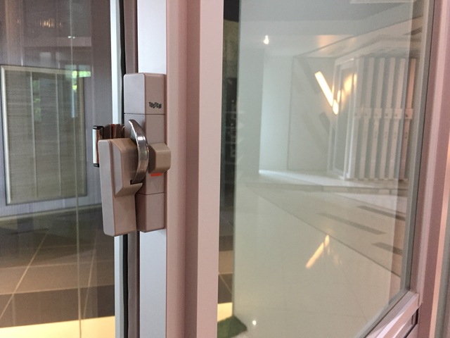 TOSTEM - safety lock ประตูหน้าต่าง Tostem