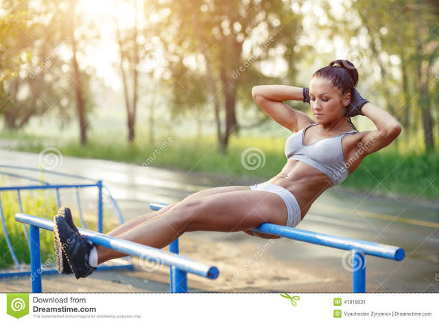 beautiful-fitness-woman-doing-exercise-bars-sunny- http://bettercoloncleansingguide.com/garcinia-good-life/