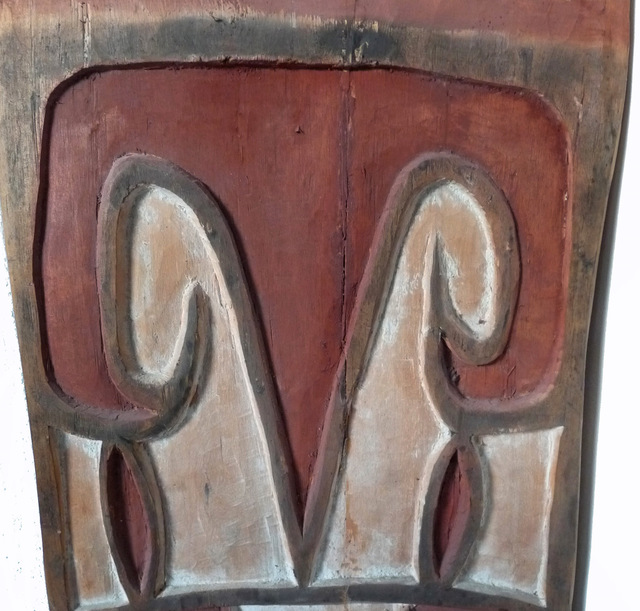 ainor-motive-asmat--shield-casuarine-coast-1949--c melanesische kunst