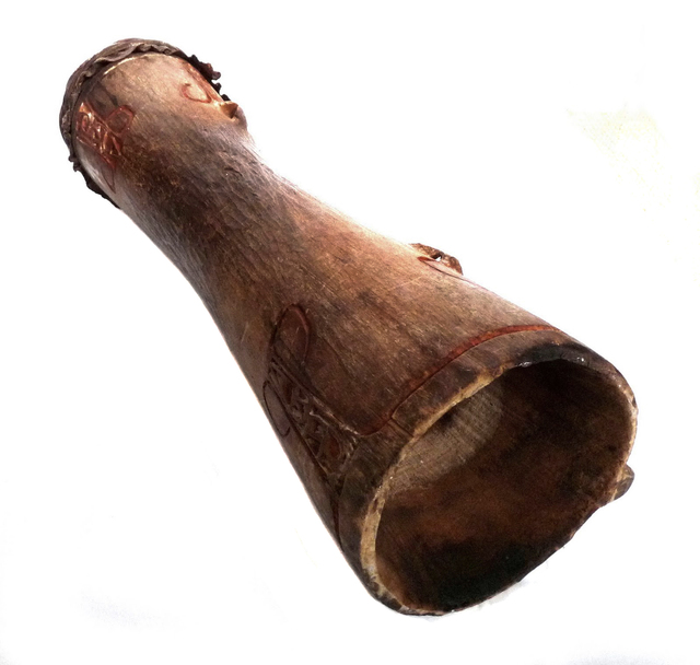 asmat-drum-provenance-herman-de-vries 5404407183 o melanesische kunst