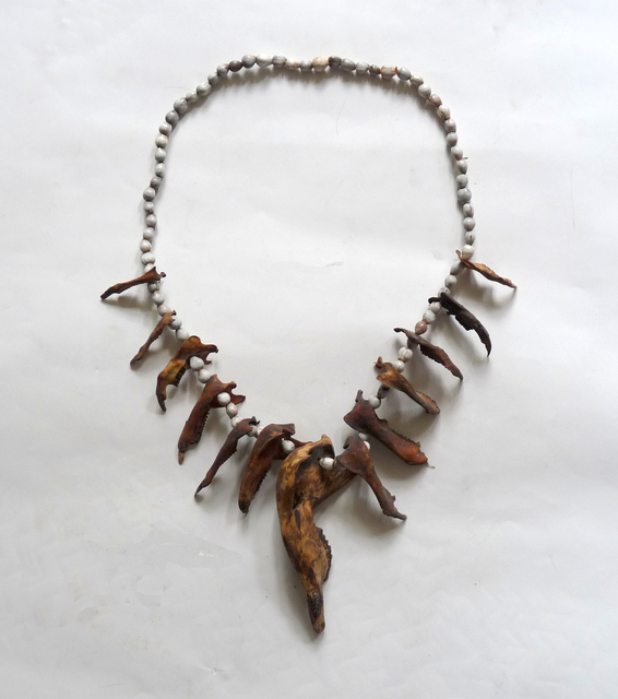 asmat-necklace-cuscus-and-other-jaws-en-chute 7308 melanesische kunst