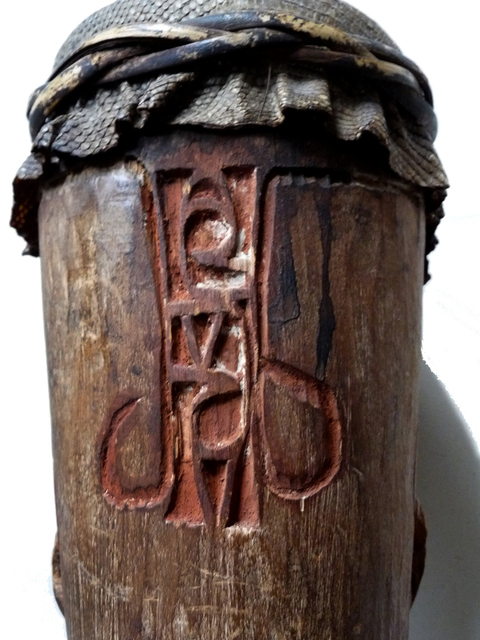 fragment-asmat-drum-provenance-herman-de-vries 540 melanesische kunst