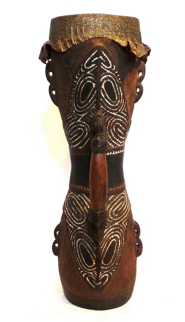 kundu-drum-coastal-sepik-area-papua-new-guinea 563 melanesische kunst