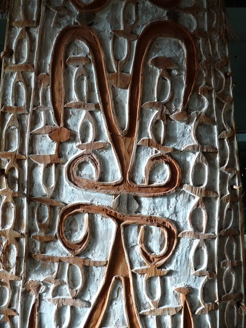 north-west-asmat-shield-djakapis-made-by-barfar 57 melanesische kunst