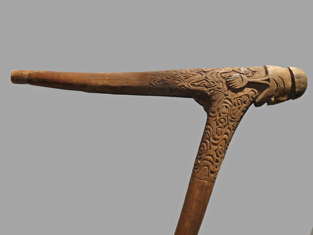 papua-asmat-manep-sago-pounder-collected-1994-wim- melanesische kunst