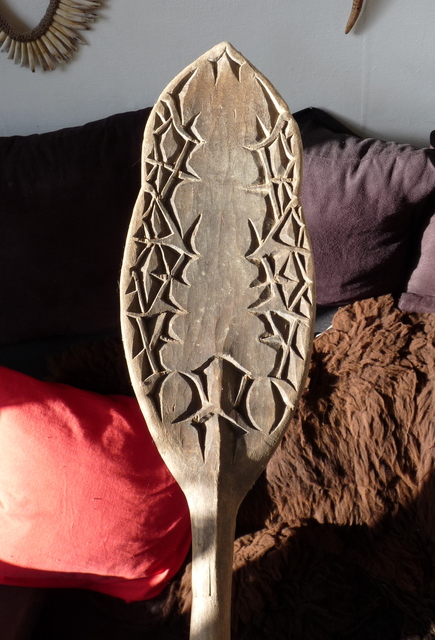 papua-kamoro-paddle 12800039864 o melanesische kunst