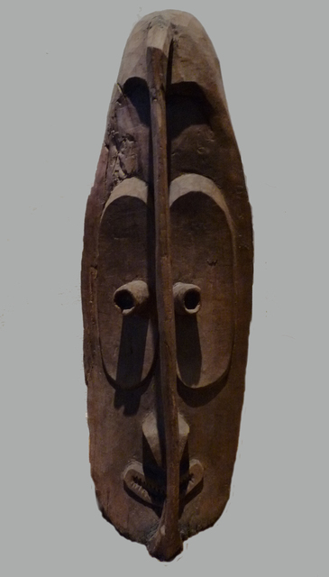 sepik-spirit-head-with-two-birds-collected-mid-six melanesische kunst