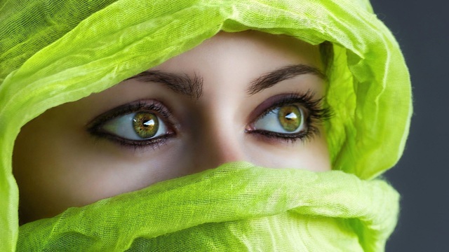 Beautiful-girl-eyes--high-definition-wallpapers best natural skincare benefits serum for women 2018