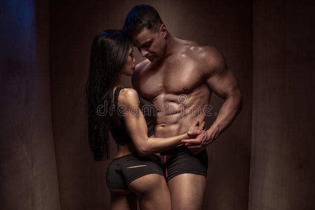 romantic-bodybuilding-couple-against-wooden-wall-p https://cleanserenewdenmark.com/phytolast/
