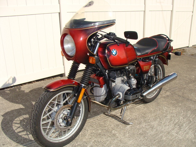 6240140 '81 R100S Red Smoke.01 1981 BMW R100S #6240140, Smoke Red. 60,090 Miles. Koni Shocks; Progressive Fork Springs w/ Anti Dive Kit; 336 Sport Cam; Stainless Mufflers; Sargent Sport Seat; Reynolds Ride-Off Stand; Brown Side Stand; Napoleon Baren Mirrors; Euro Headlight switch; New 