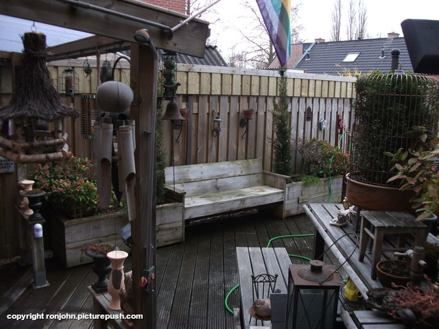 Het terras krijgt een beurt 30-03-18 (3) In de tuin 2018