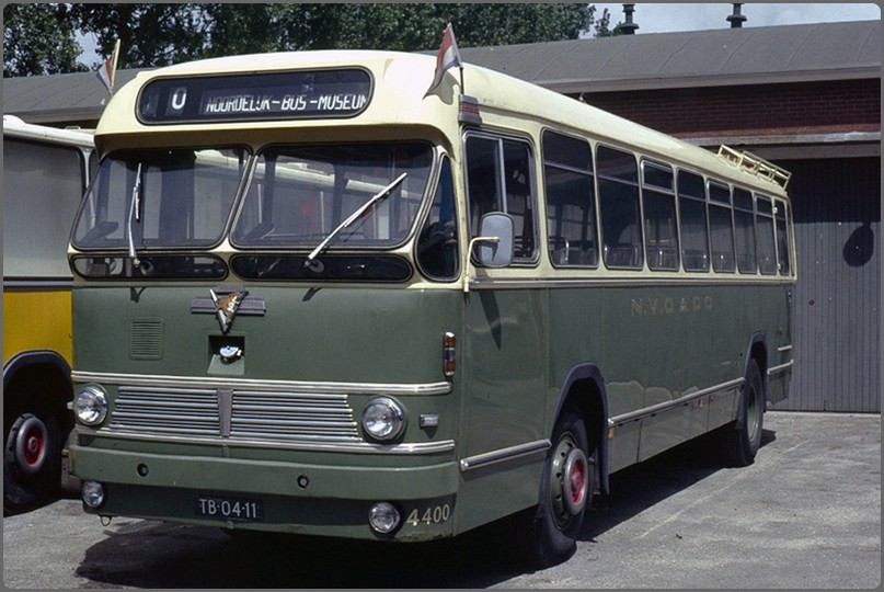 TB-04-11  B-BorderMaker - Trein en Bus