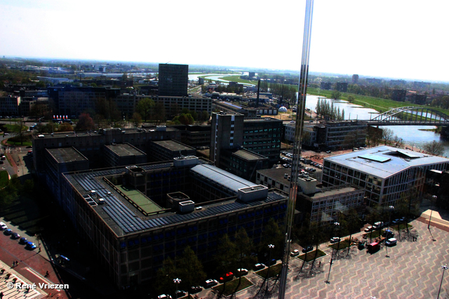 R.Th.B.Vriezen 20180417 029 Eusebius Toren Glazenbalkons kijk op Arnhem dinsdag 17 april 2018