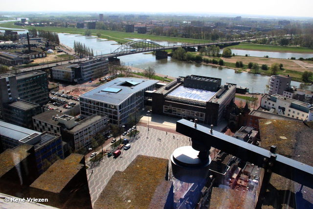 R.Th.B.Vriezen 20180417 121 Eusebius Toren Glazenbalkons kijk op Arnhem dinsdag 17 april 2018