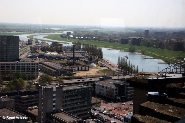 R.Th.B.Vriezen 20180417 149 Eusebius Toren Glazenbalkons kijk op Arnhem dinsdag 17 april 2018