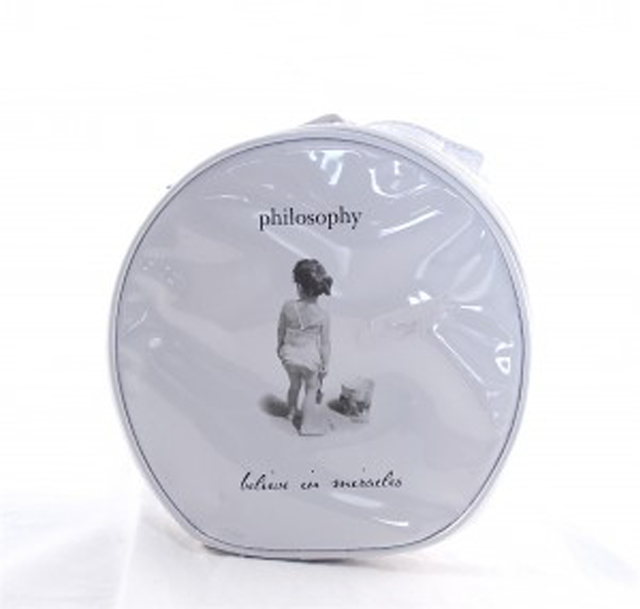 Round-Shiny-PVC-Toiletry-Bag Picture Box