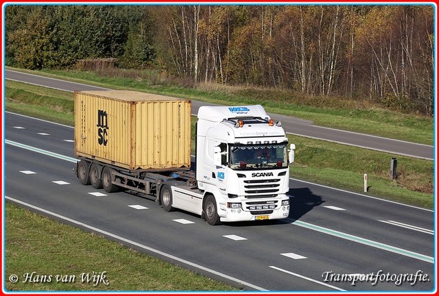 37-BHR-8-BorderMaker Container Trucks