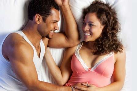 Couple-in-bed-SheKnows https://www.supplementstruera.com/pryazine/