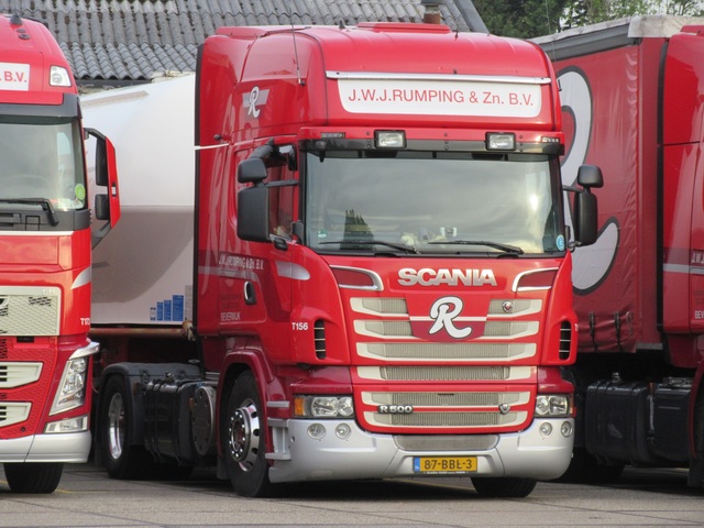 2 Scania R Series 1/2