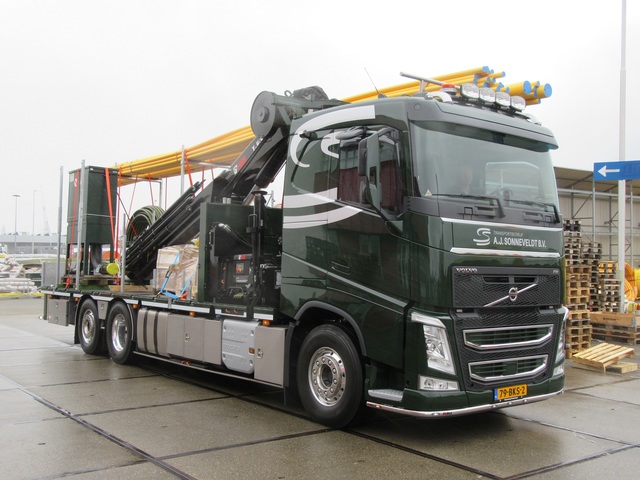 79-BKS-2 1 Volvo FH Serie 4