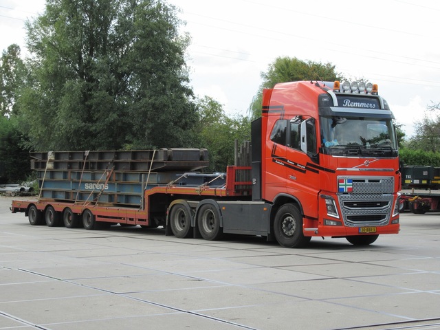 30-BBR-5 1 Volvo FH Serie 4