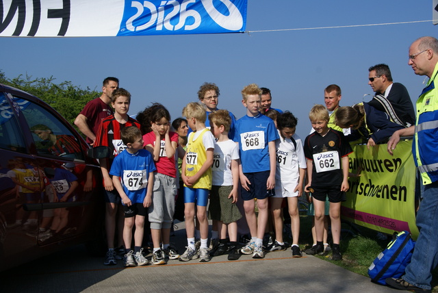 DSC07613 Jeugd 1 km loop Oostvoorne 19 april 09