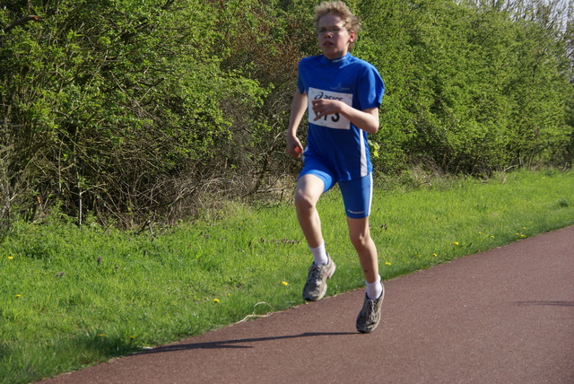 DSC07623 Jeugd 1 km loop Oostvoorne 19 april 09