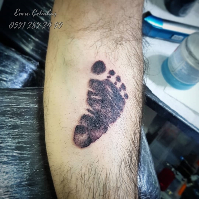 ayak izi dövmeleri footprint tattoo dovmeistanbul1 dövmeci dövme yapan yerler dövmeci numaraları dövme kursu dövme modelleri dövme desenleri kücükcekmece dövme dövmeci