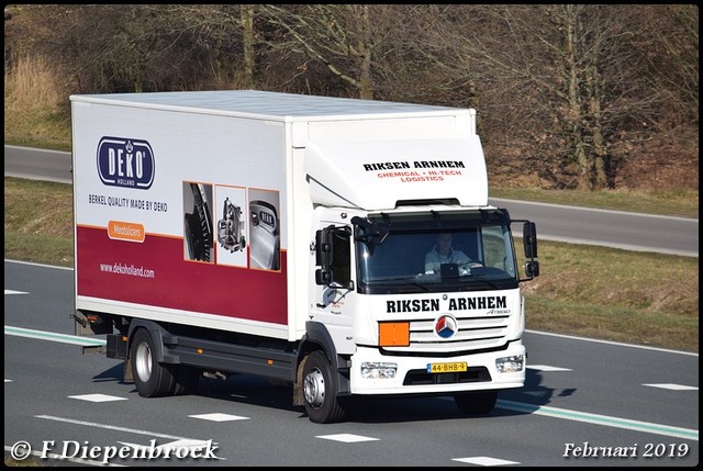 44-BHB-9 MB Riksen-BorderMaker Rijdende auto's 2019