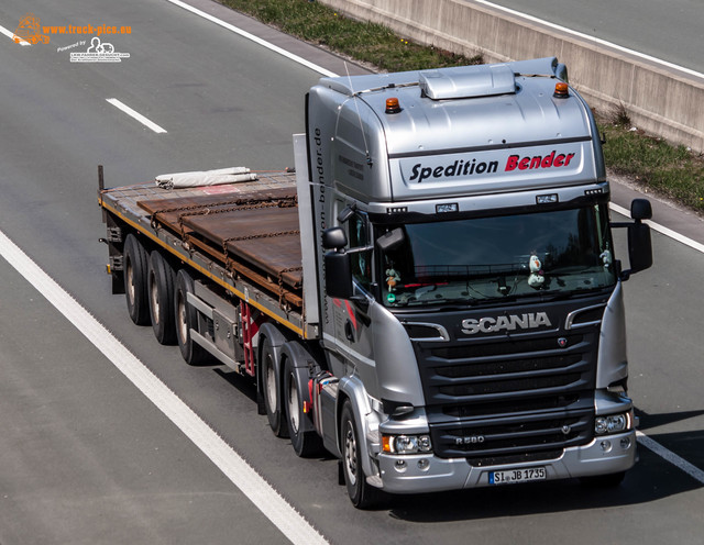 View from a bridge, powered by www.truck-pics View from a bridge 2019