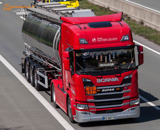 View from a bridge, powered by www.truck-pics View from a bridge 2019